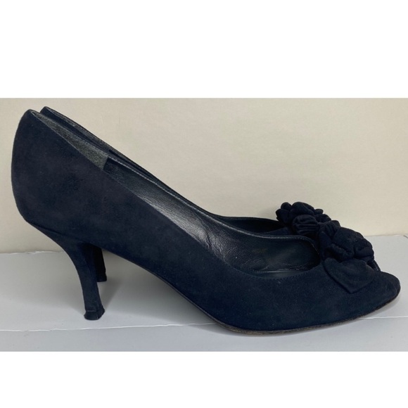 Stuart Weitzman Peep-Toe Ruffle-Bow Heels
Sz 11 - Picture 12 of 16